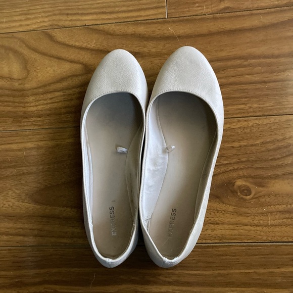 Express Women's Cream Flats - Picture 1 of 2